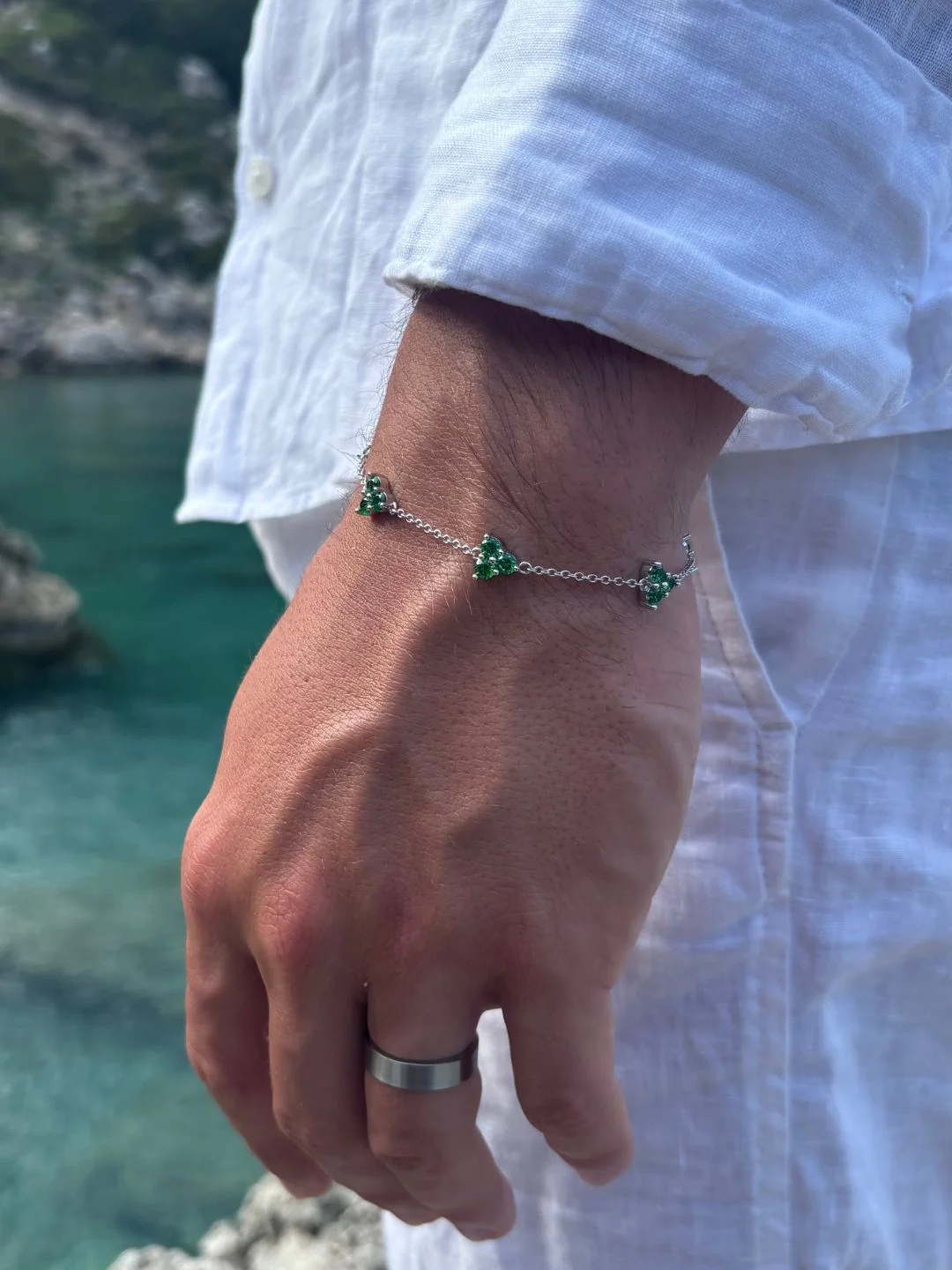GREEN CLOVER BRACELET | Silver - Image 8