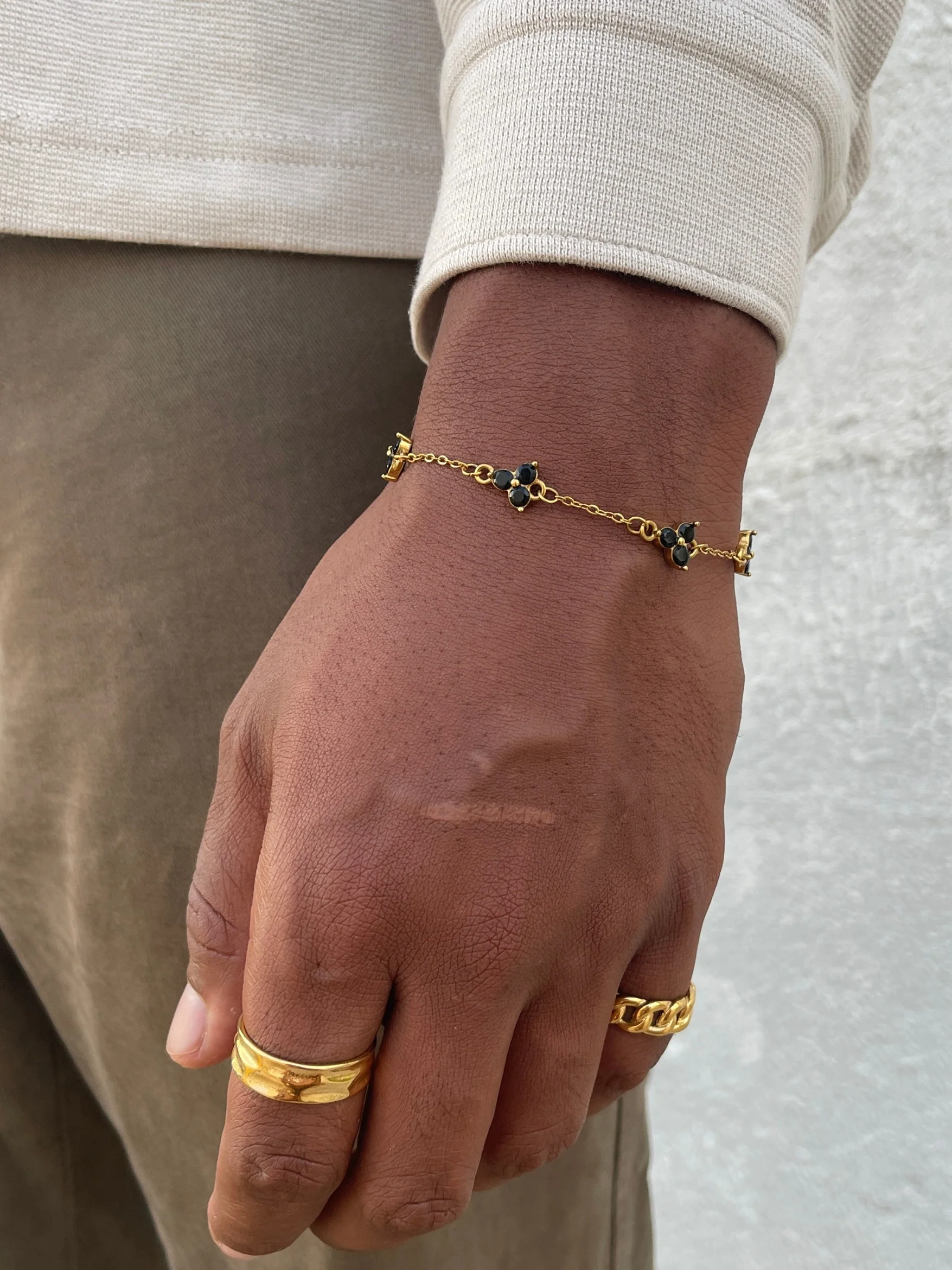 MIDNIGHT CLOVER BRACELET | 18K Gold - Image 5