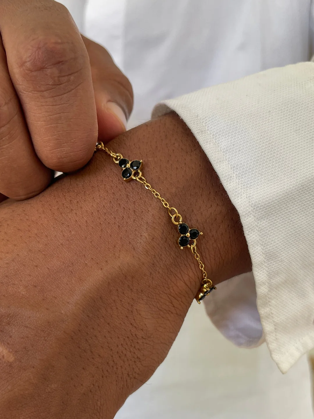 MIDNIGHT CLOVER BRACELET | 18K Gold - Image 6