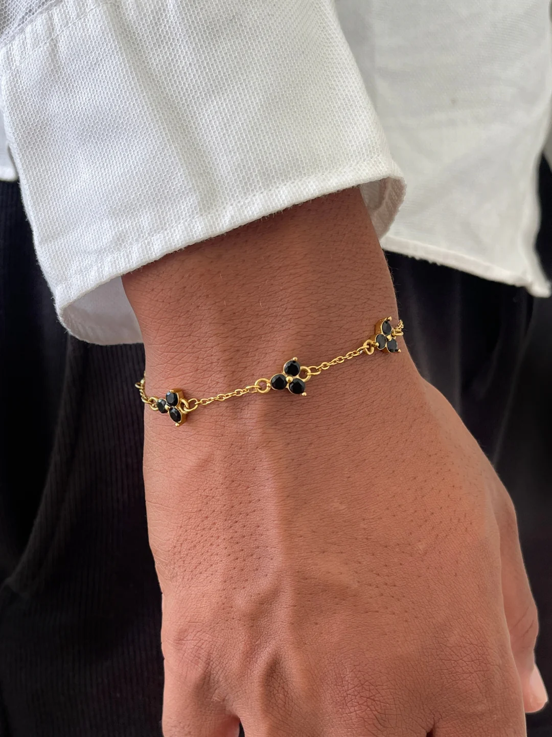 MIDNIGHT CLOVER BRACELET | 18K Gold - Image 7
