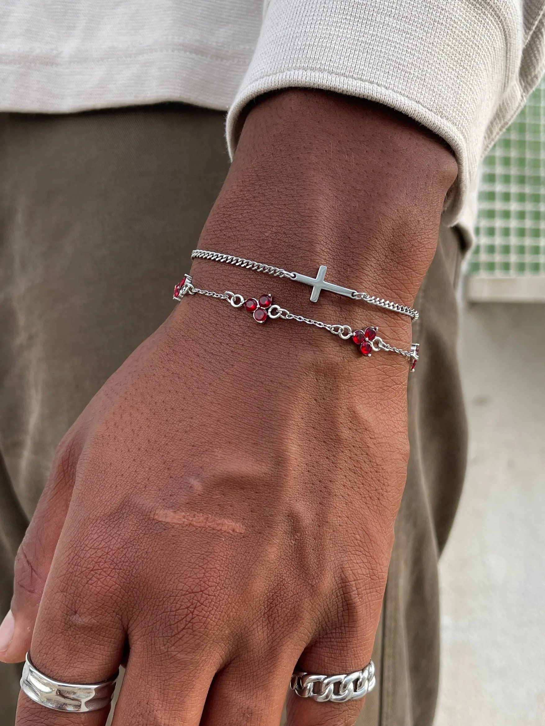RED CLOVER BRACELET | Silver - Image 8