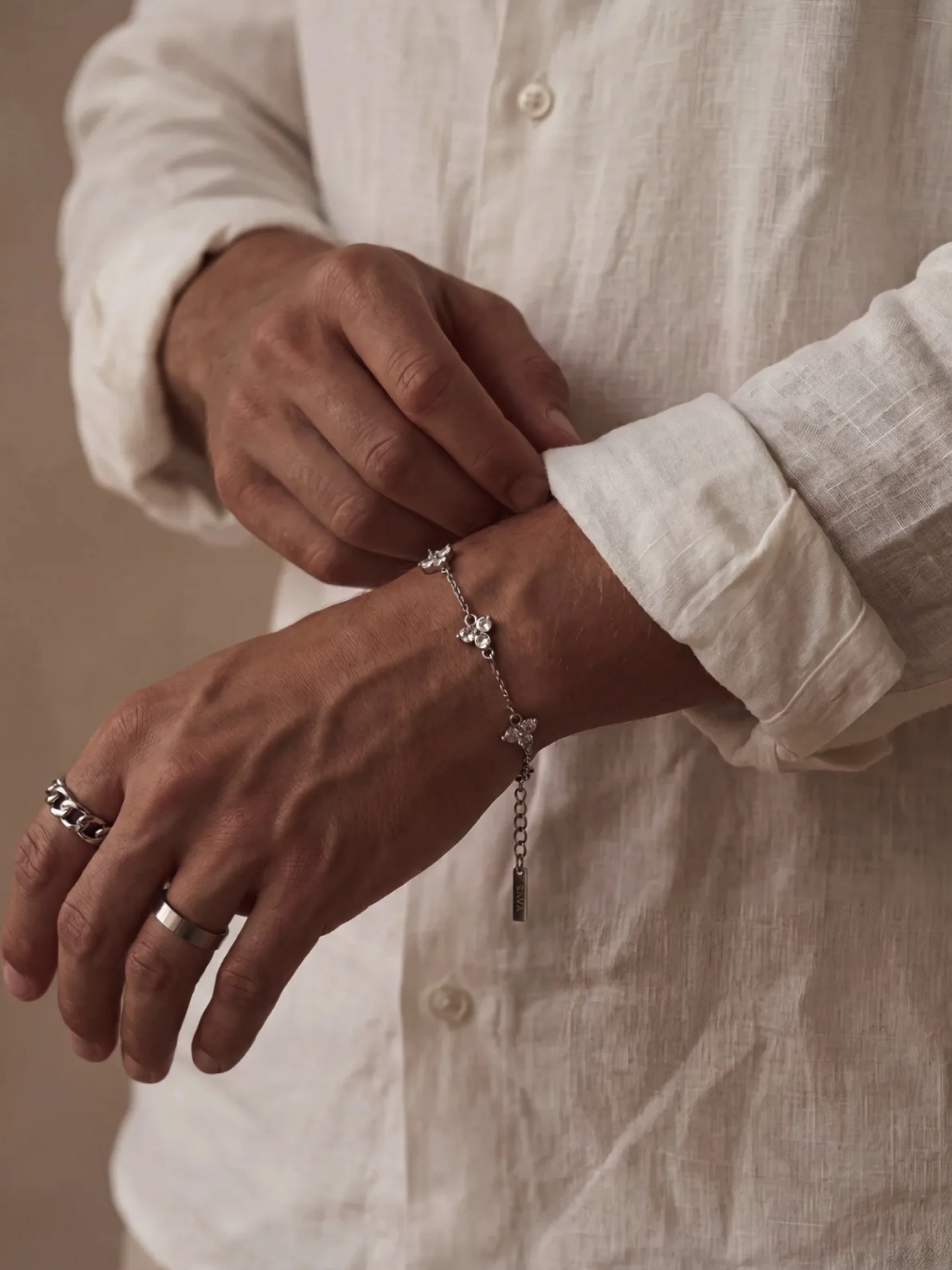 WHITE CLOVER BRACELET | Silver - Image 4